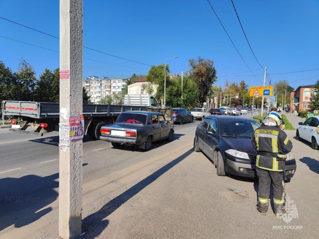 Спасатели МЧС принимали участие в ликвидации ДТП в г. Малоярославец, ул. Московская