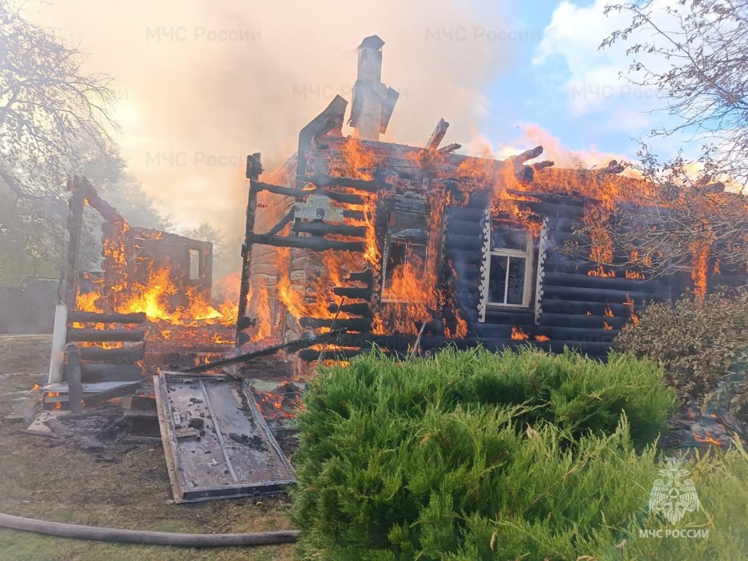 Пожар в Малоярославецком районе, д. Дубровка, ул. Дубравная